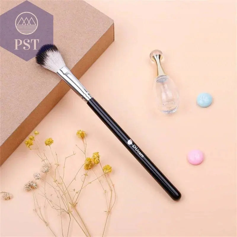 DUcare Highlighter Brush Multifunctional Makeup Brushes Goat Hair Blending Make up Brushes Eyebrow Eyeshadow Brush Makeup Tools - Property & Safety Tradings