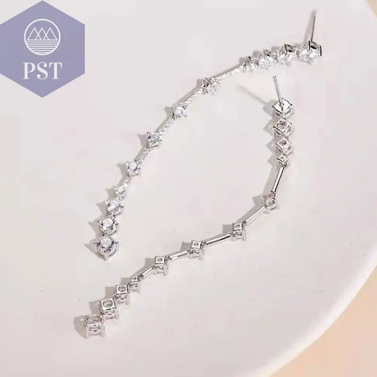 Silberne Nadel, lange baumelnde Ohrringe für Frauen, kubischer Zirkon, Kristall, Hochzeit, weibliche Quasten-Ohrringe  fashion, women, dress, clothes     PST PS Tradings